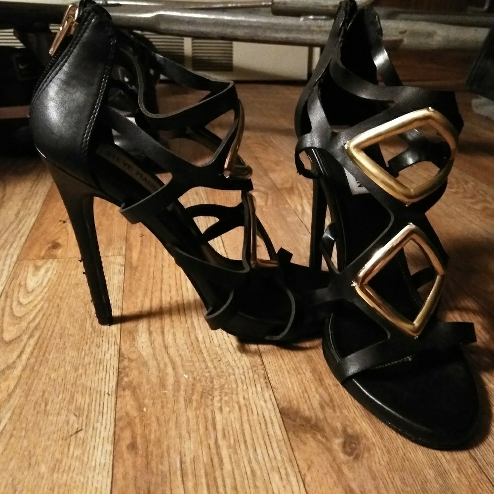 Shoes - Picture 3 of 5